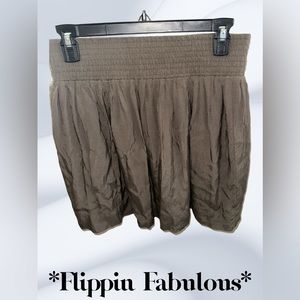 Love 21 ~khaki green flowy skirt size medium
